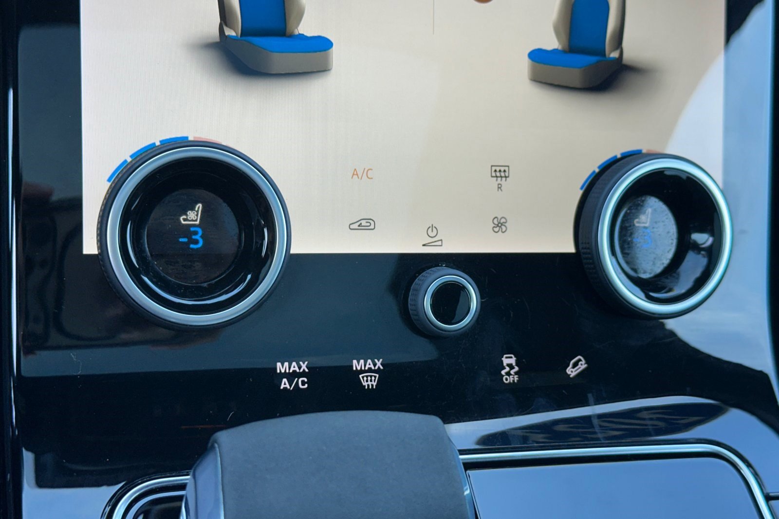 Used 2023 Land Rover Range Rover Velar R-Dynamic S image 27