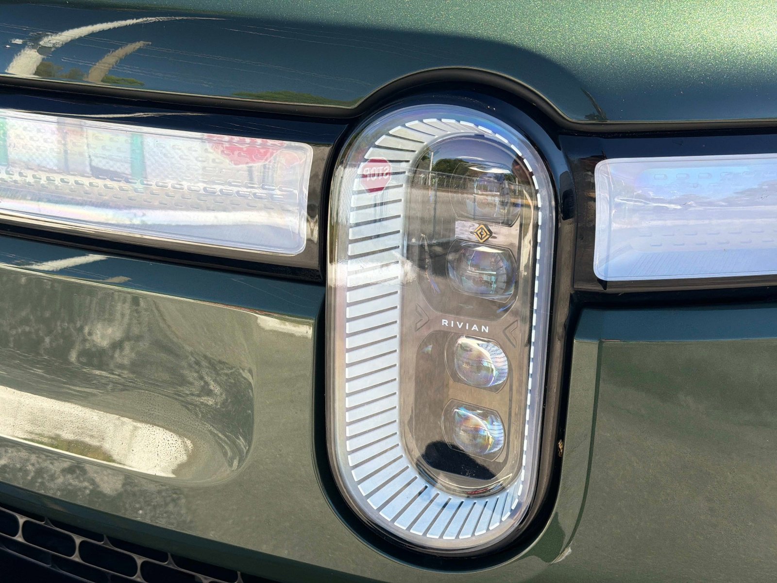 Used 2024 Rivian R1T Adventure image 12