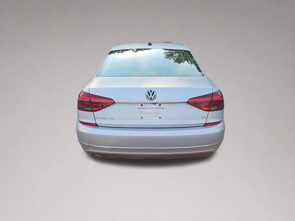 Used 2018 Volkswagen Passat 2.0T SE FWD image 4