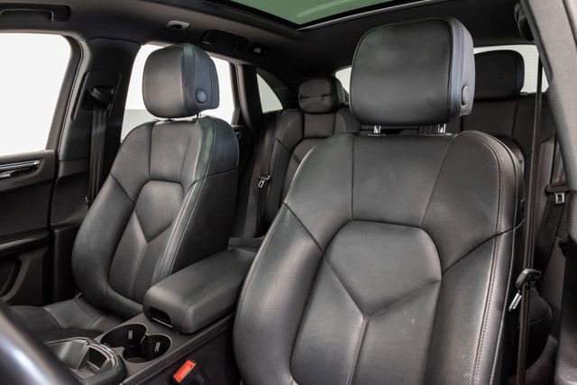 Used 2023 Porsche Macan image 10
