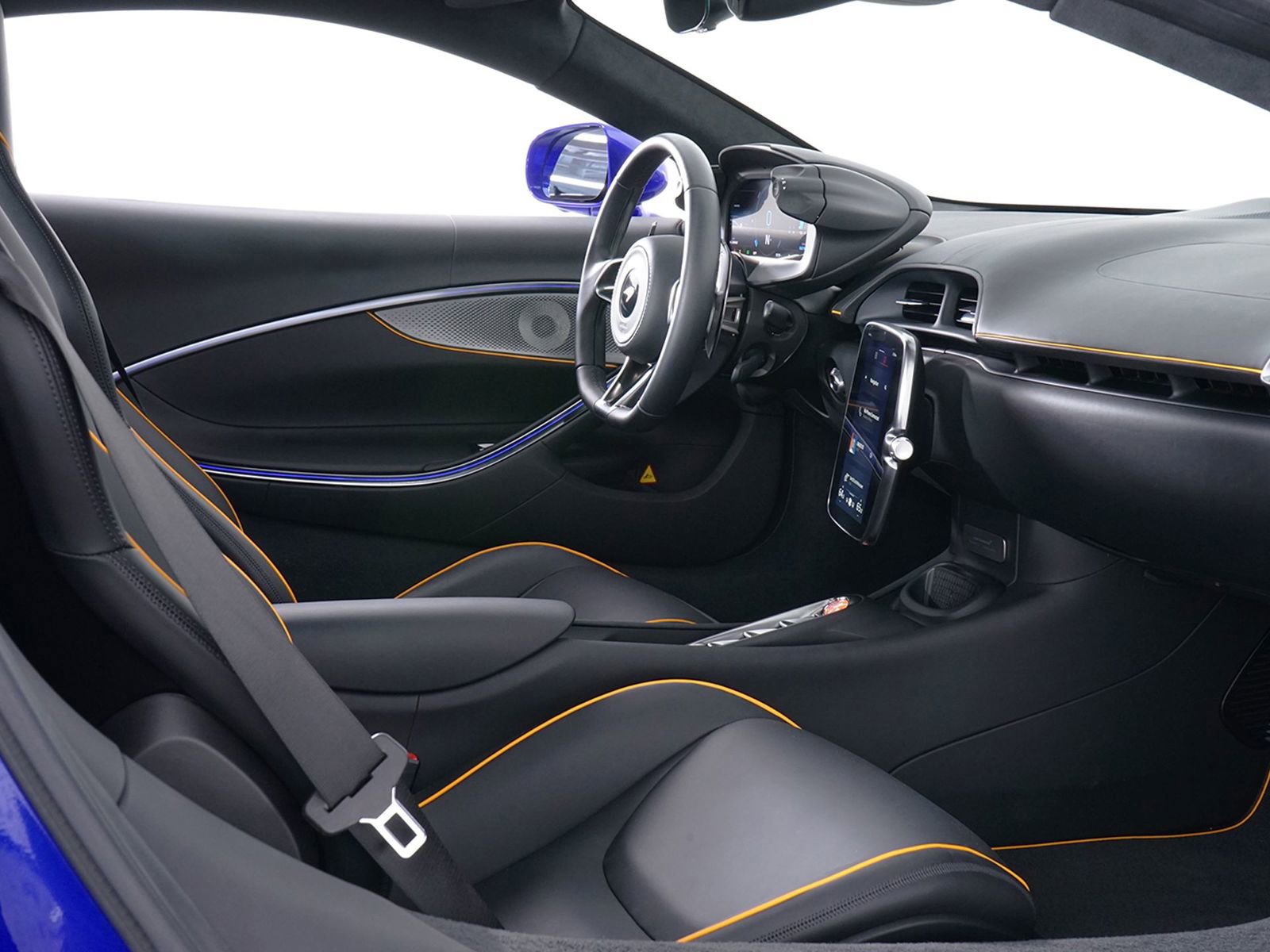 New 2025 McLaren Artura image 13