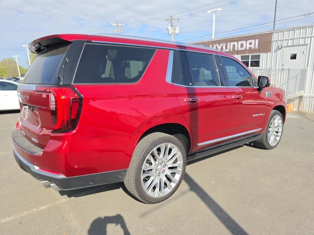 Used 2026 GMC Yukon Denali w/ Denali Reserve Package image 3