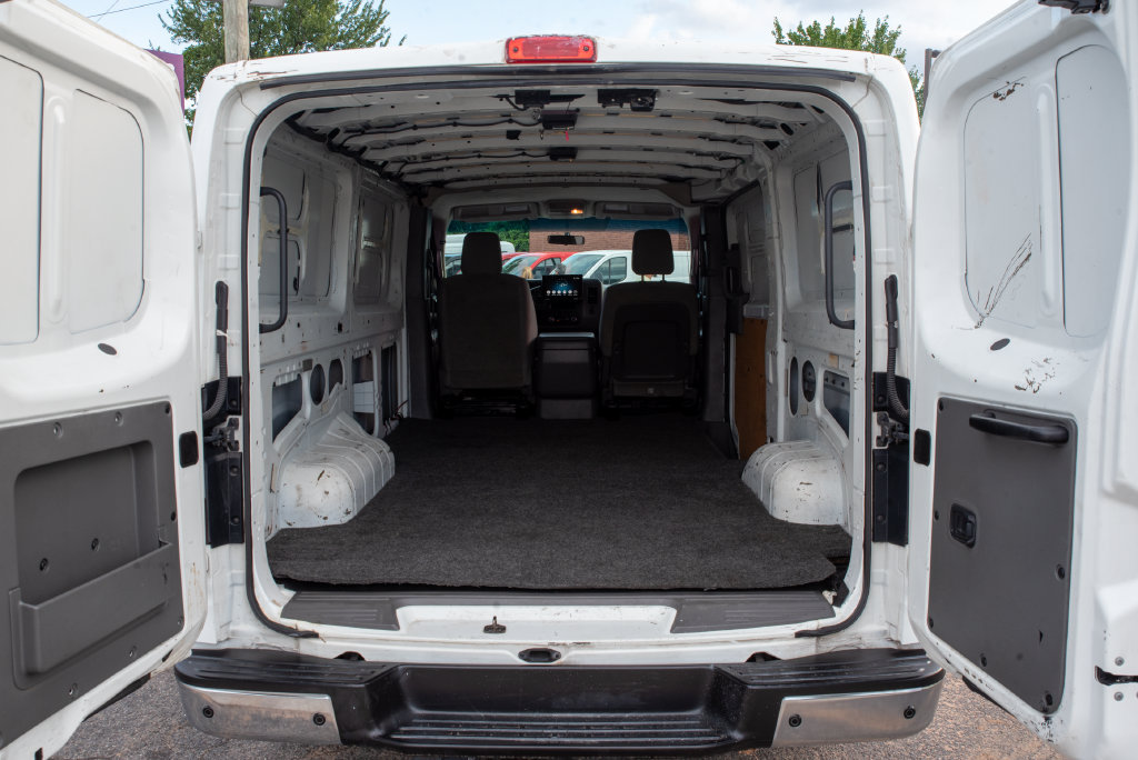 Used 2013 Nissan NV 3500 SV w/ Technology Pkg RWD image 9