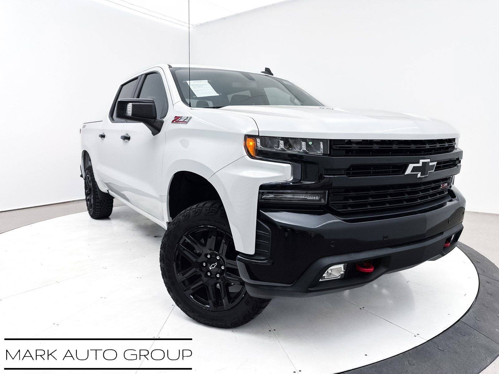 Used 2021 Chevrolet Silverado 1500 LT Trail Boss w/ Convenience Package II image 1