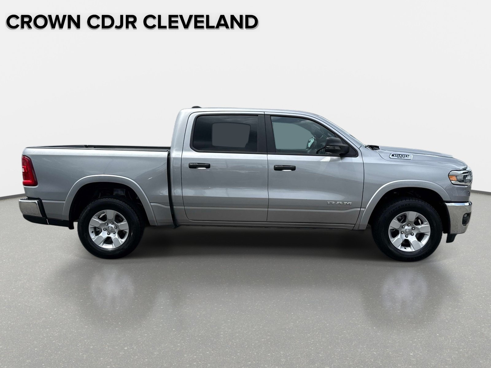 Used 2025 RAM 1500 Big Horn AWD/4WD image 3