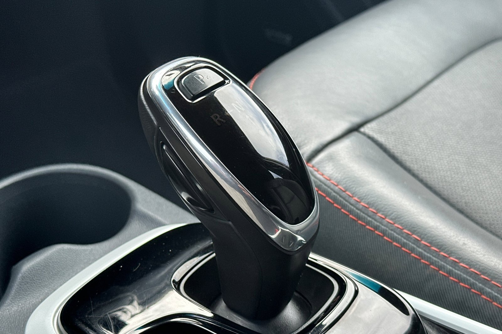 Used 2019 Chevrolet Bolt Premier w/ Infotainment Package image 34