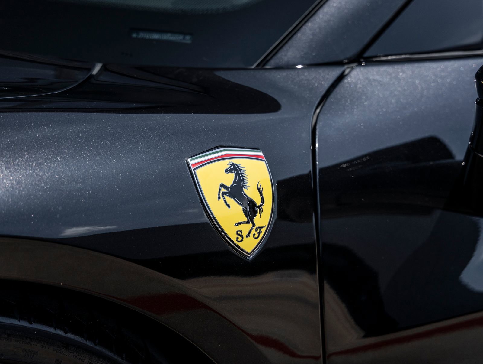Used 2025 Ferrari 296 GTS RWD image 15