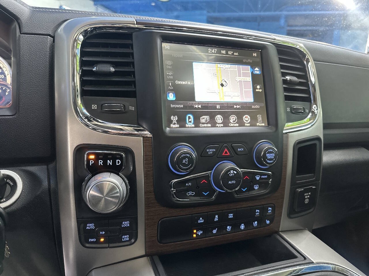 Used 2017 RAM 1500 Laramie AWD/4WD image 23
