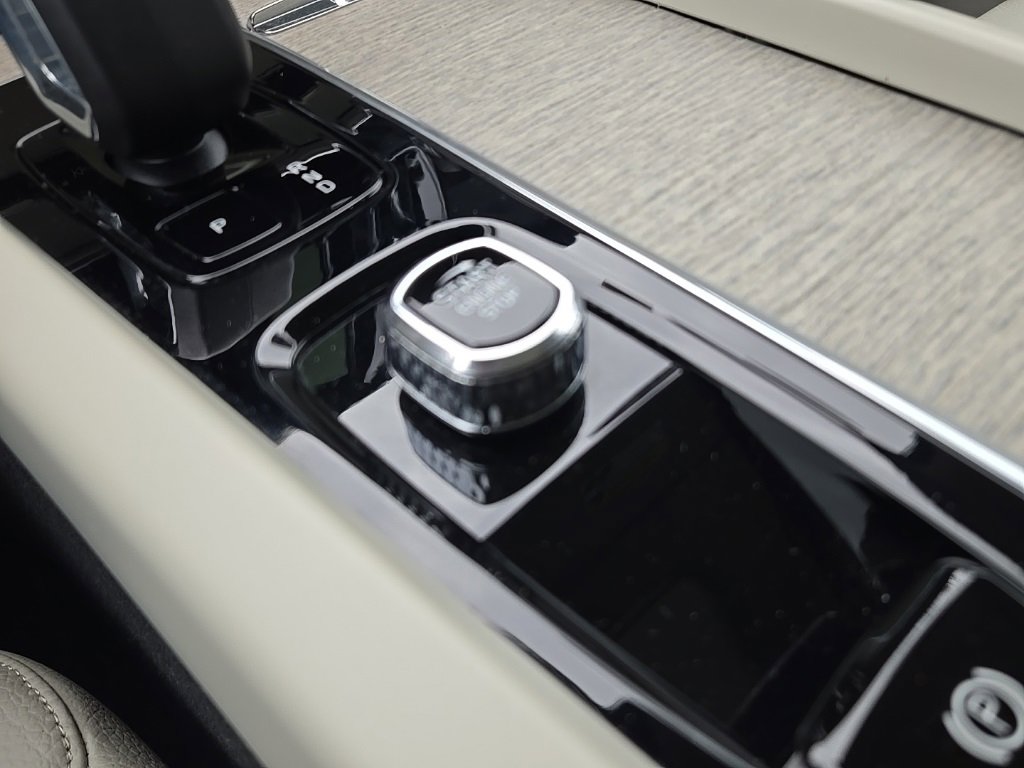 Certified 2023 Volvo XC60 B5 Plus w/ Protection Package Premier image 18