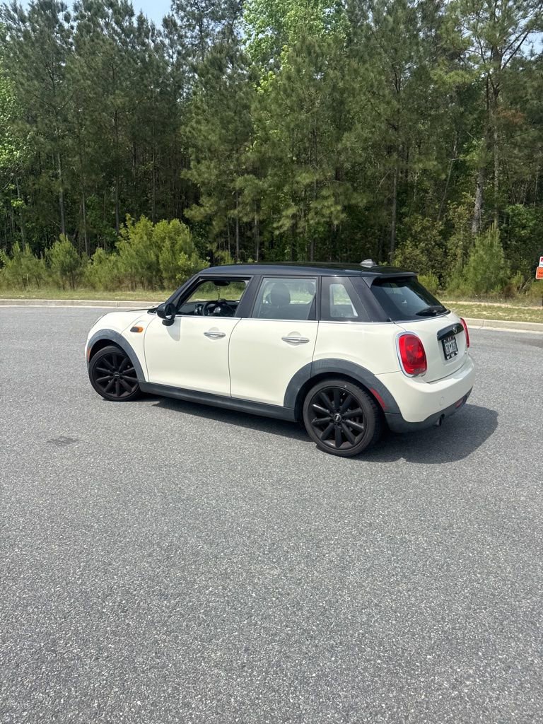 Used 2016 MINI Cooper 4-Door Hardtop image 5