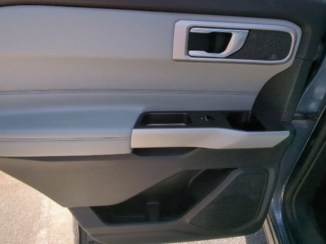 Used 2021 Ford Explorer XLT w/ Equipment Group 202A AWD/4WD image 28