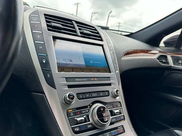Used 2019 Lincoln MKZ Reserve FWD image 18