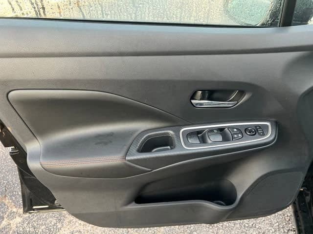 New 2025 Nissan Versa SR w/ Trunk Package FWD image 15