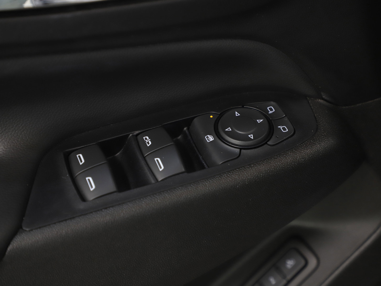 Used 2019 Chevrolet Equinox Premier image 22