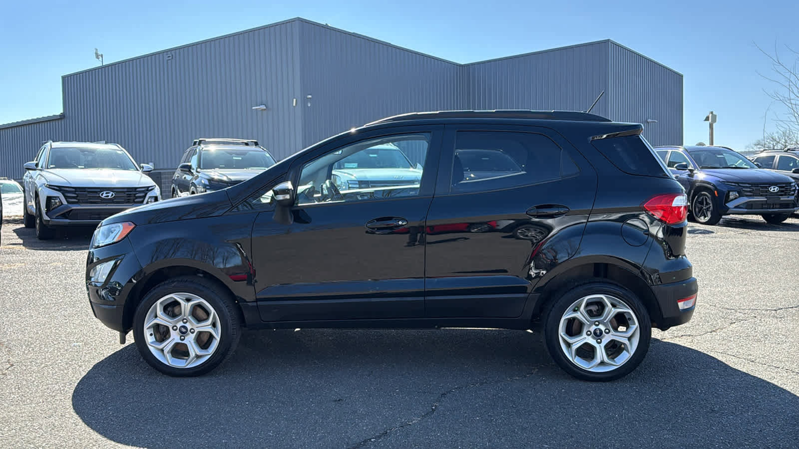 Used 2021 Ford EcoSport SE w/ SE Convenience Package image 4