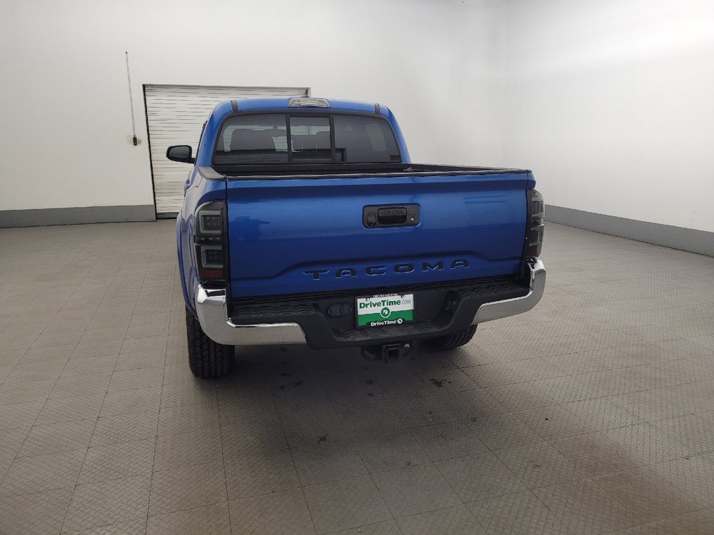 Used 2016 Toyota Tacoma SR5 w/ SR5 Appearance Package (SN) image 6