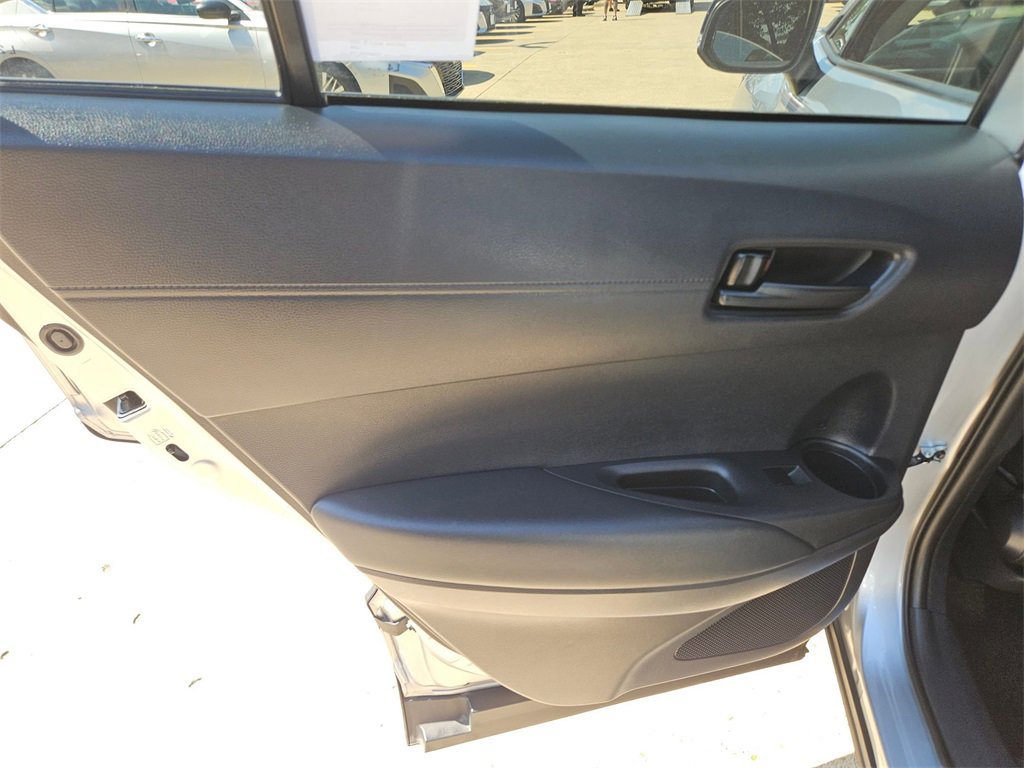 Used 2025 Toyota Corolla Cross LE image 26