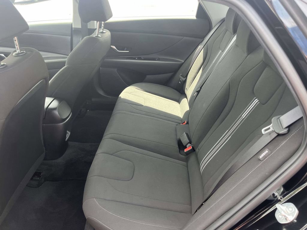 Used 2024 Hyundai Elantra SEL FWD image 8