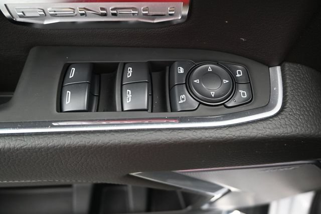 Used 2024 GMC Sierra 1500 Denali w/ Technology Package AWD/4WD image 11