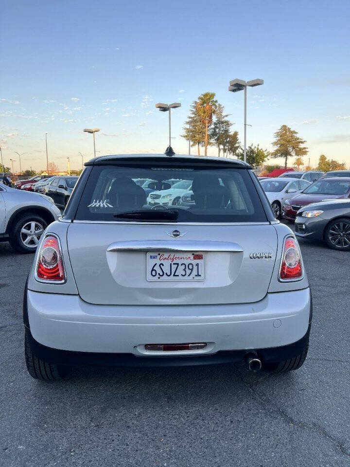 Used 2011 MINI Cooper Hardtop FWD image 6
