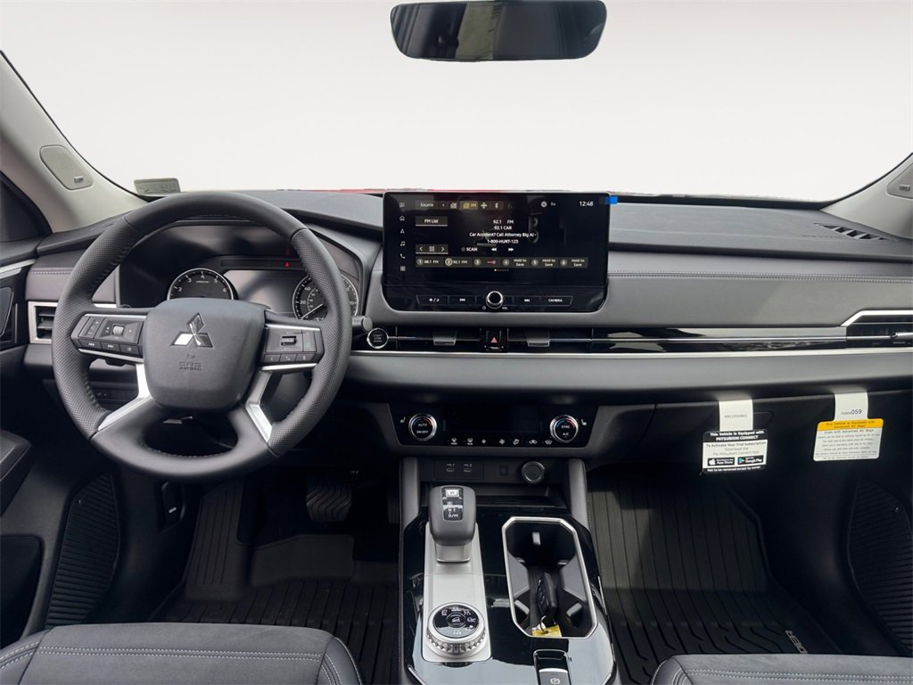 New 2025 Mitsubishi Outlander SE image 10