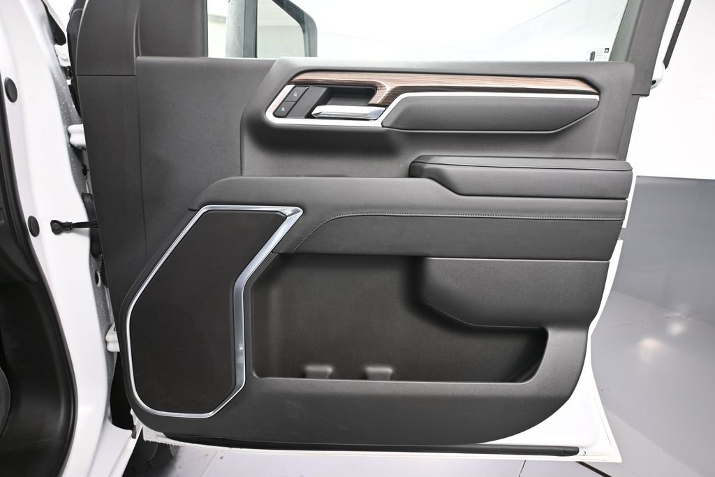 Used 2025 Chevrolet Silverado 2500 LT AWD/4WD image 48