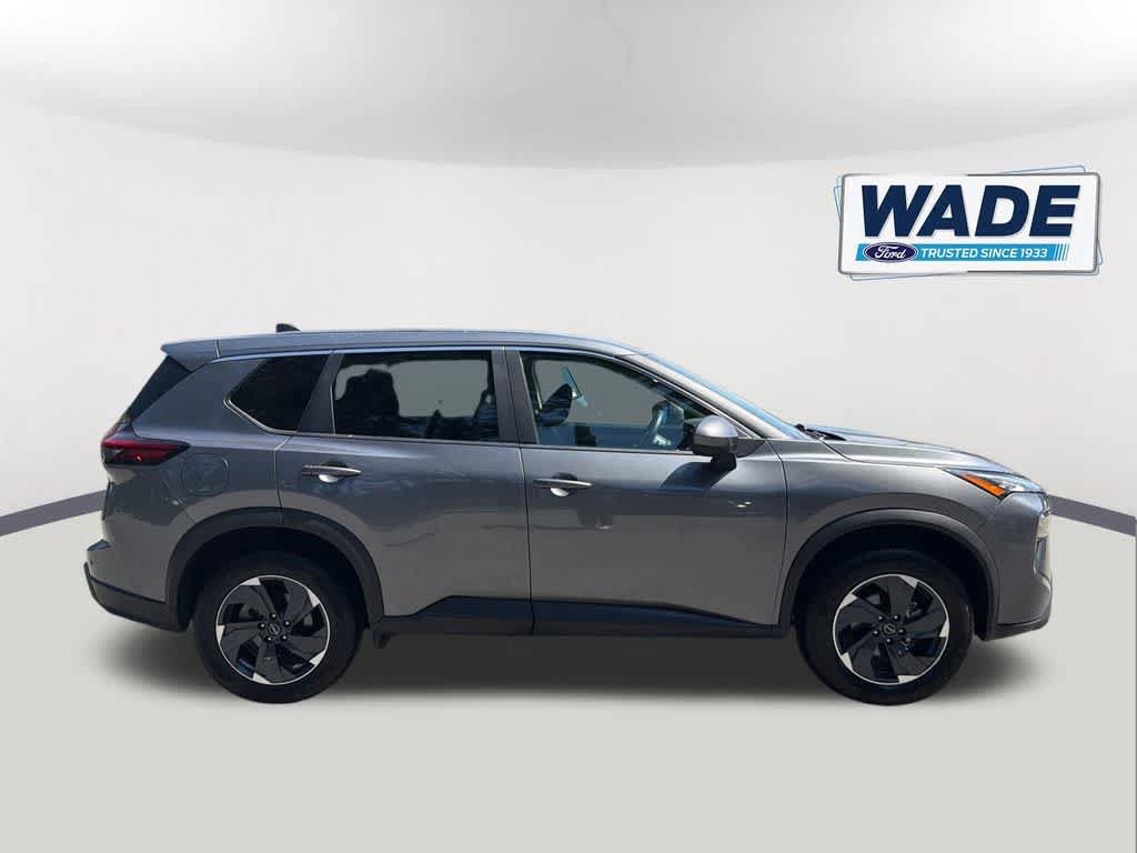Used 2024 Nissan Rogue SV AWD/4WD image 4