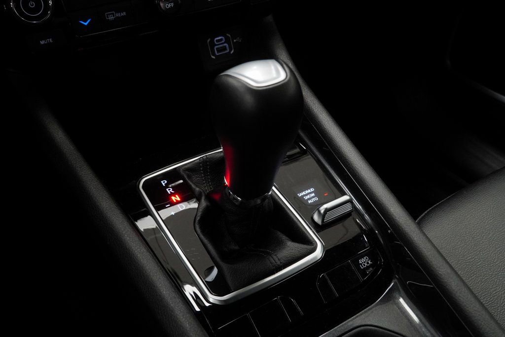 Certified 2025 Jeep Compass Latitude image 33