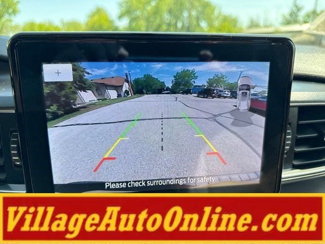 Used 2022 Ford Explorer XLT w/ Equipment Group 202A AWD/4WD image 27