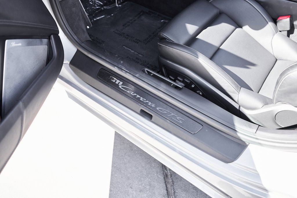 Used 2024 Porsche 911 Carrera GTS w/ Premium Package image 29