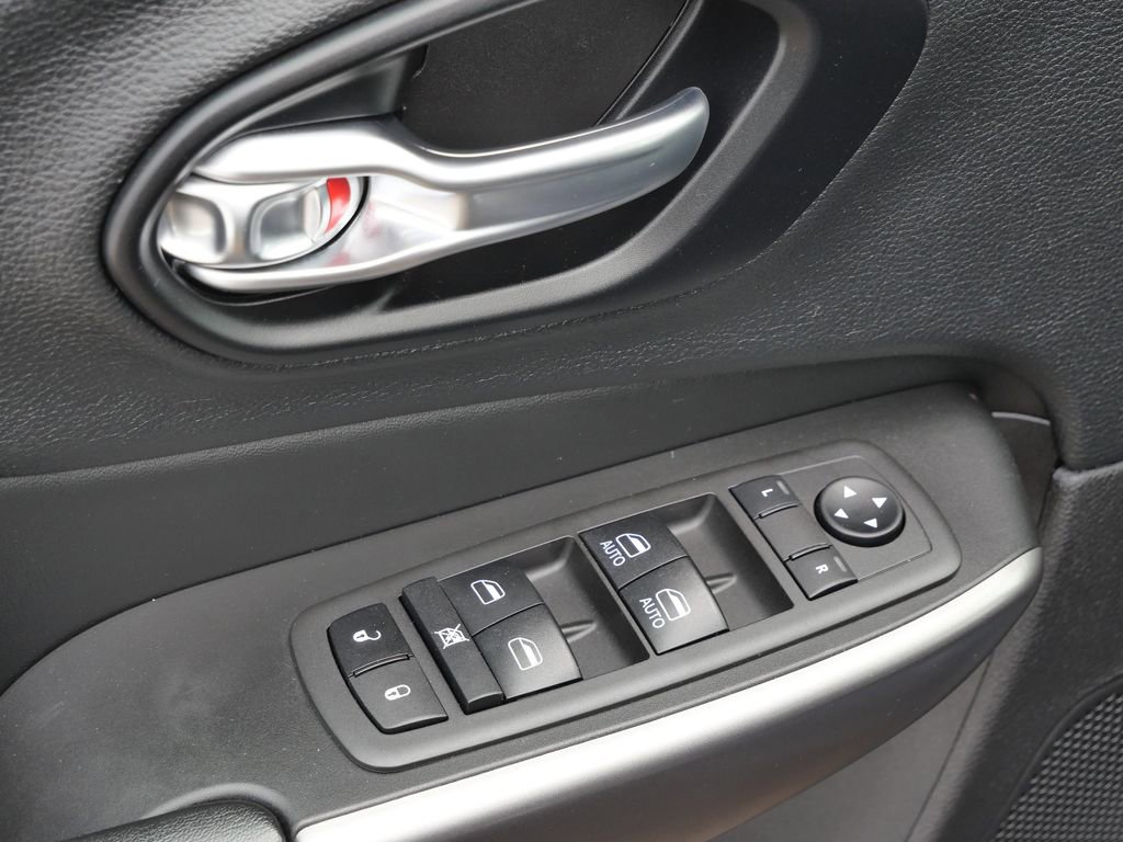 Used 2021 Jeep Cherokee Latitude Lux image 30