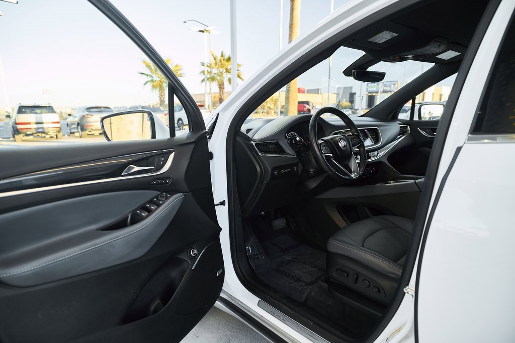 Used 2024 Buick Enclave Premium image 16