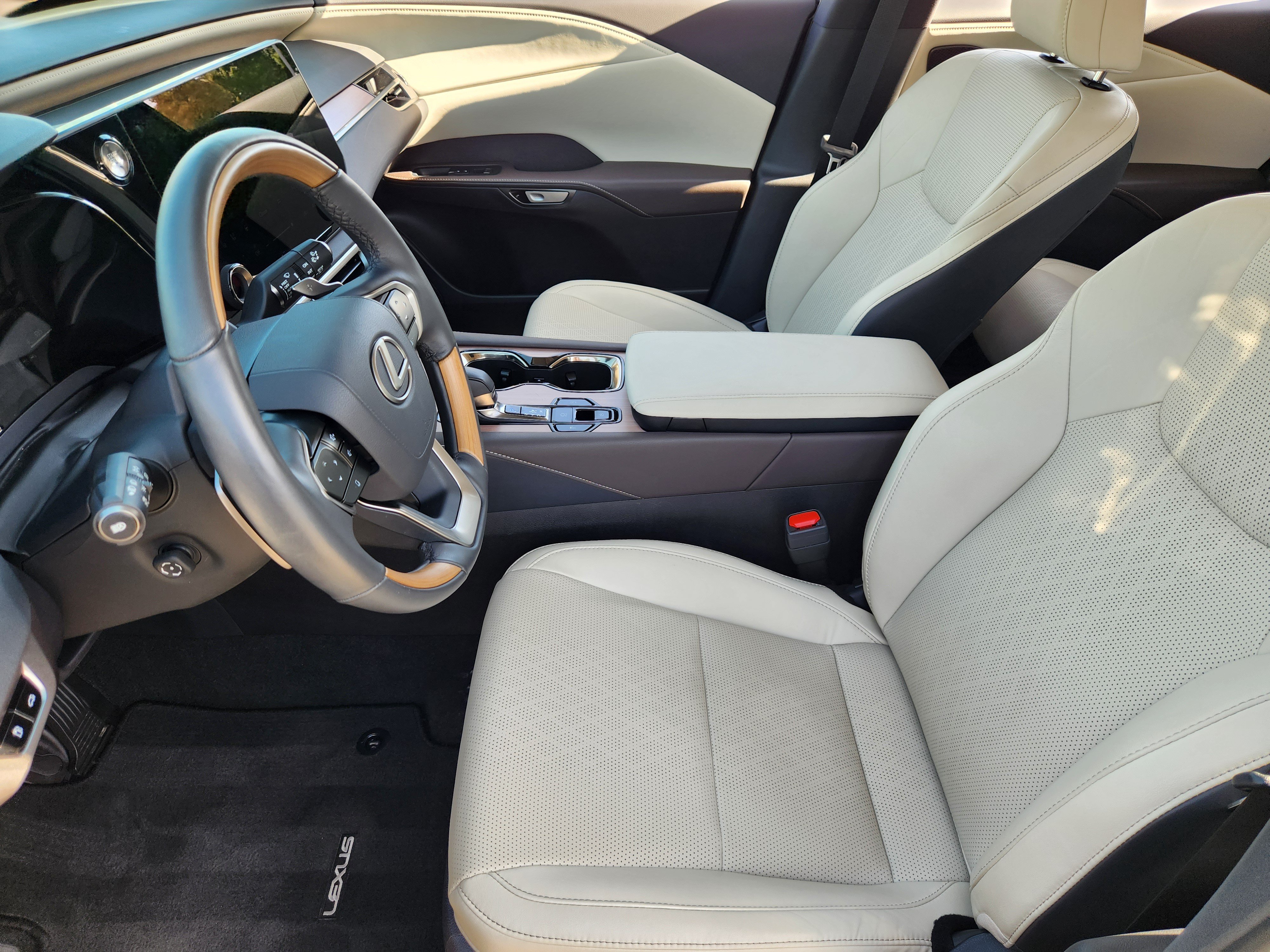 Used 2025 Lexus RX 350 Premium Plus w/ Convenience Package FWD image 8