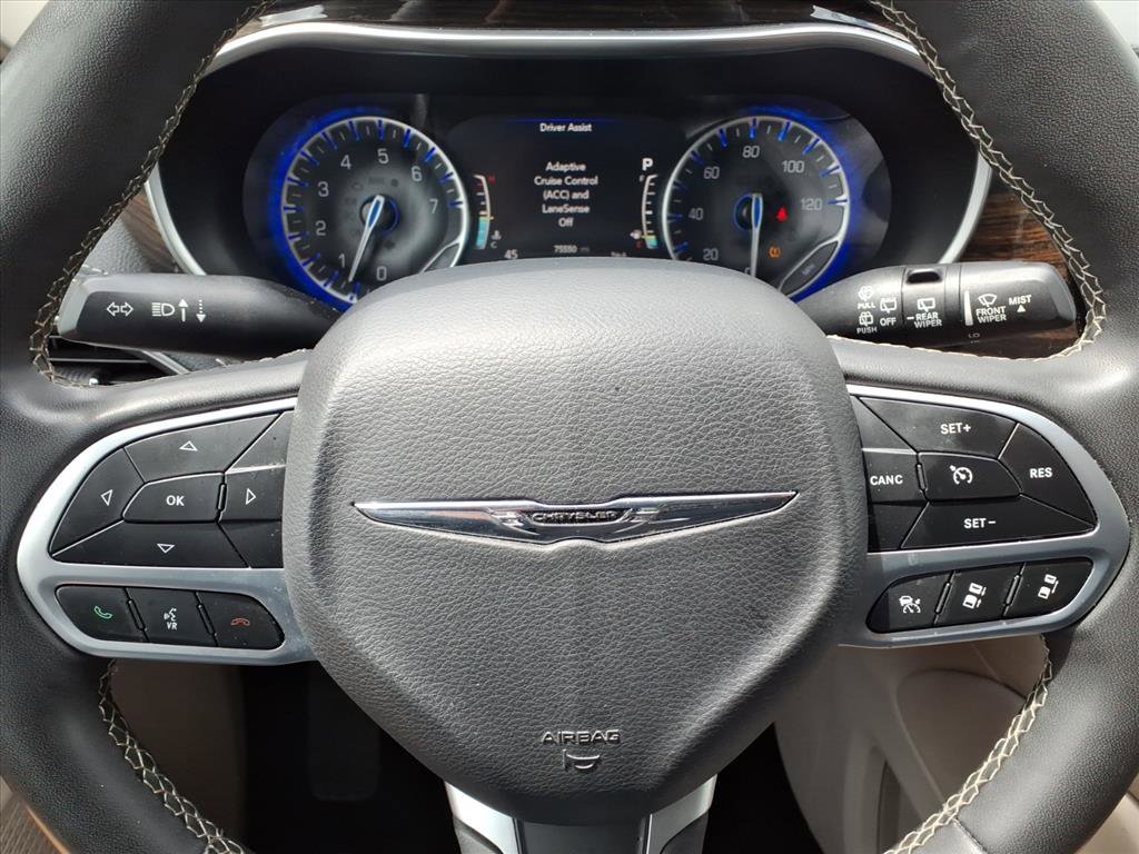 Used 2023 Chrysler Pacifica Limited image 12
