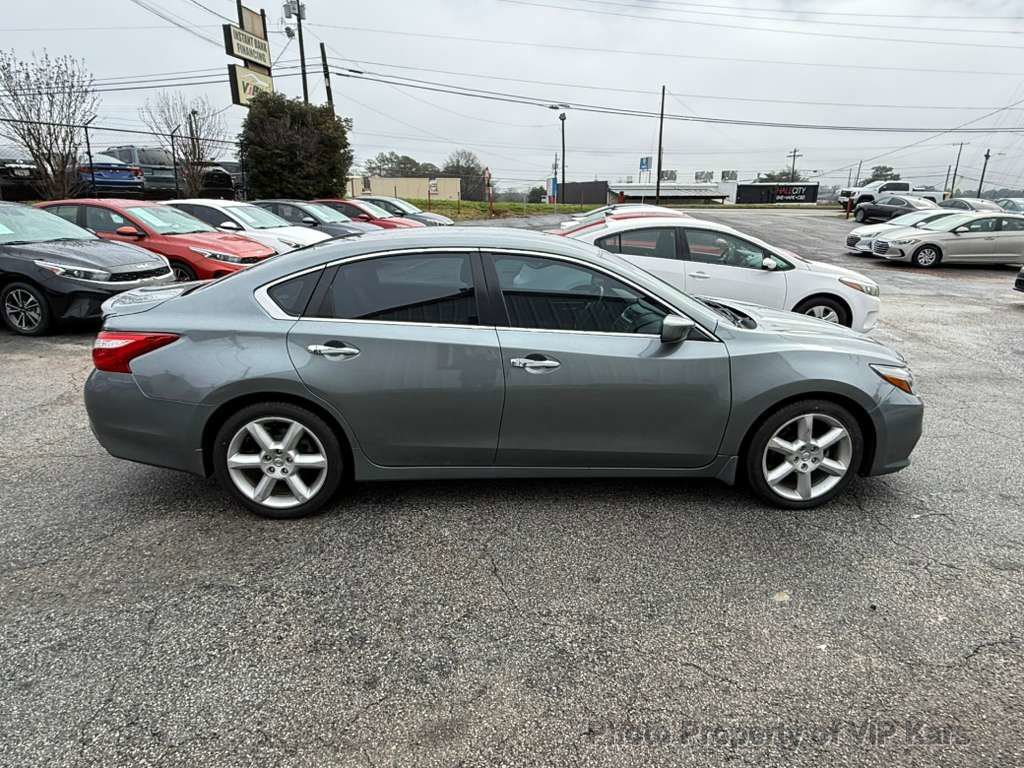 Used 2016 Nissan Altima 2.5 SR FWD image 4
