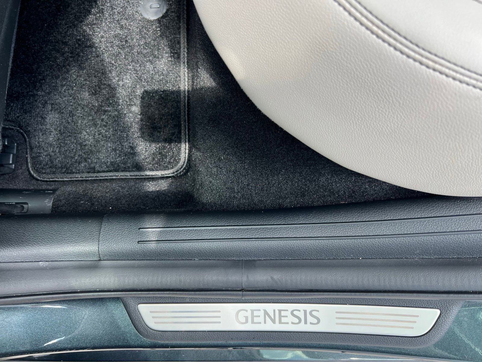 Used 2023 Genesis G70 2.0T w/ Sport Prestige Package RWD image 50