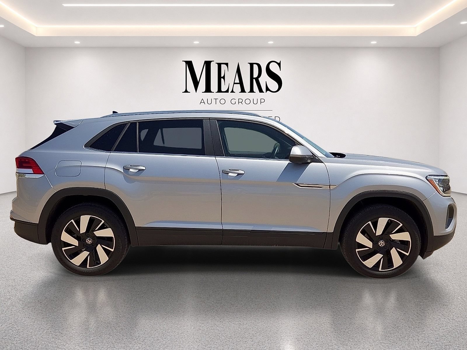 Used 2026 Volkswagen Atlas Cross Sport SE FWD image 6