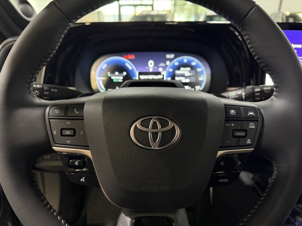 New 2025 Toyota Crown Signia image 30