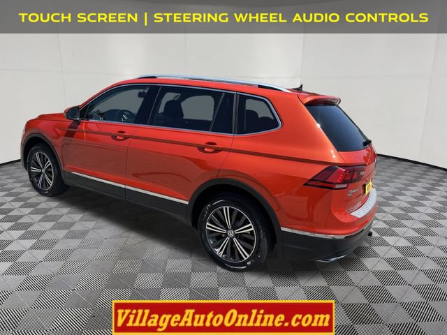 Used 2018 Volkswagen Tiguan SEL AWD/4WD image 2