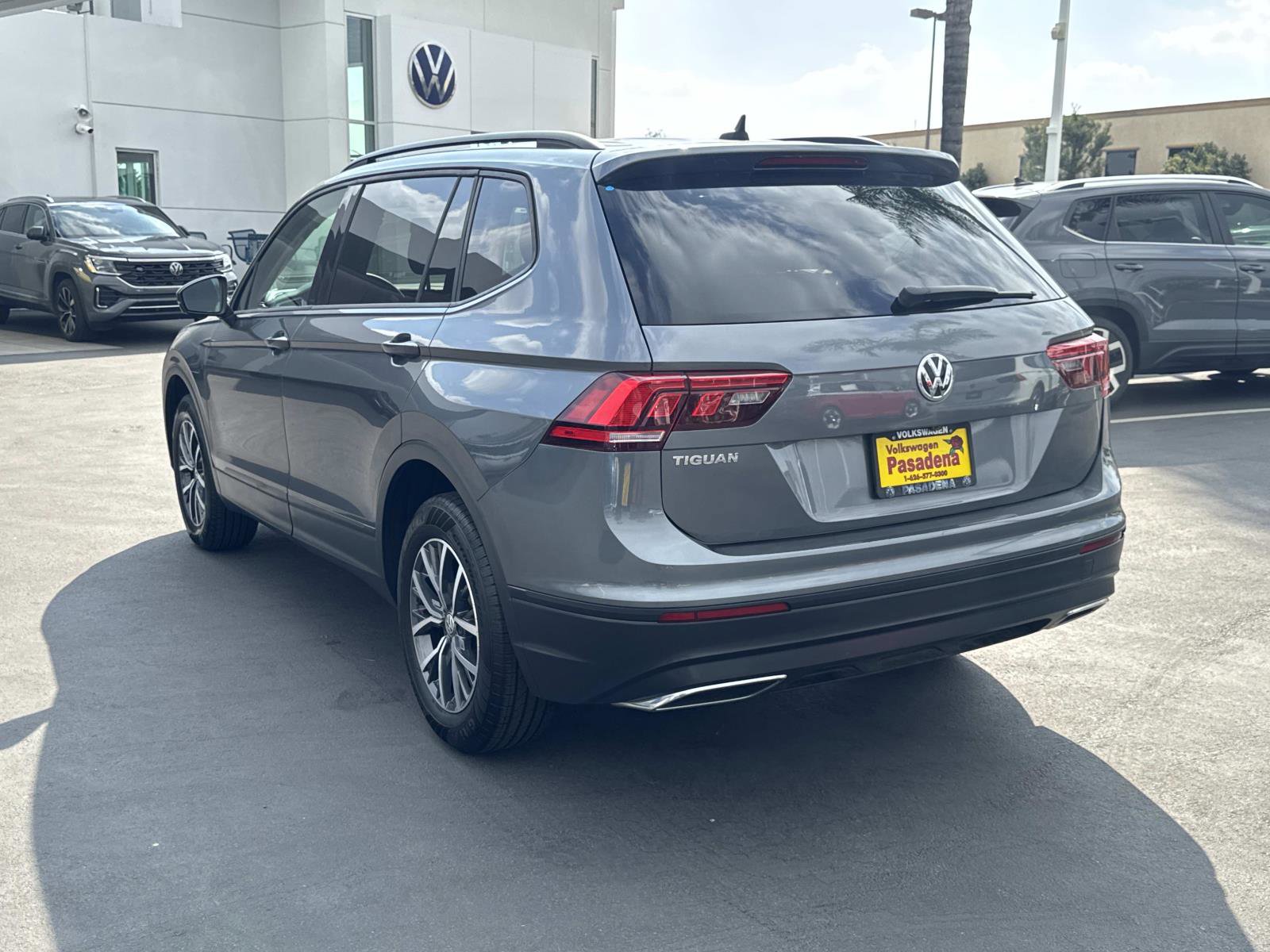 Used 2021 Volkswagen Tiguan S image 3