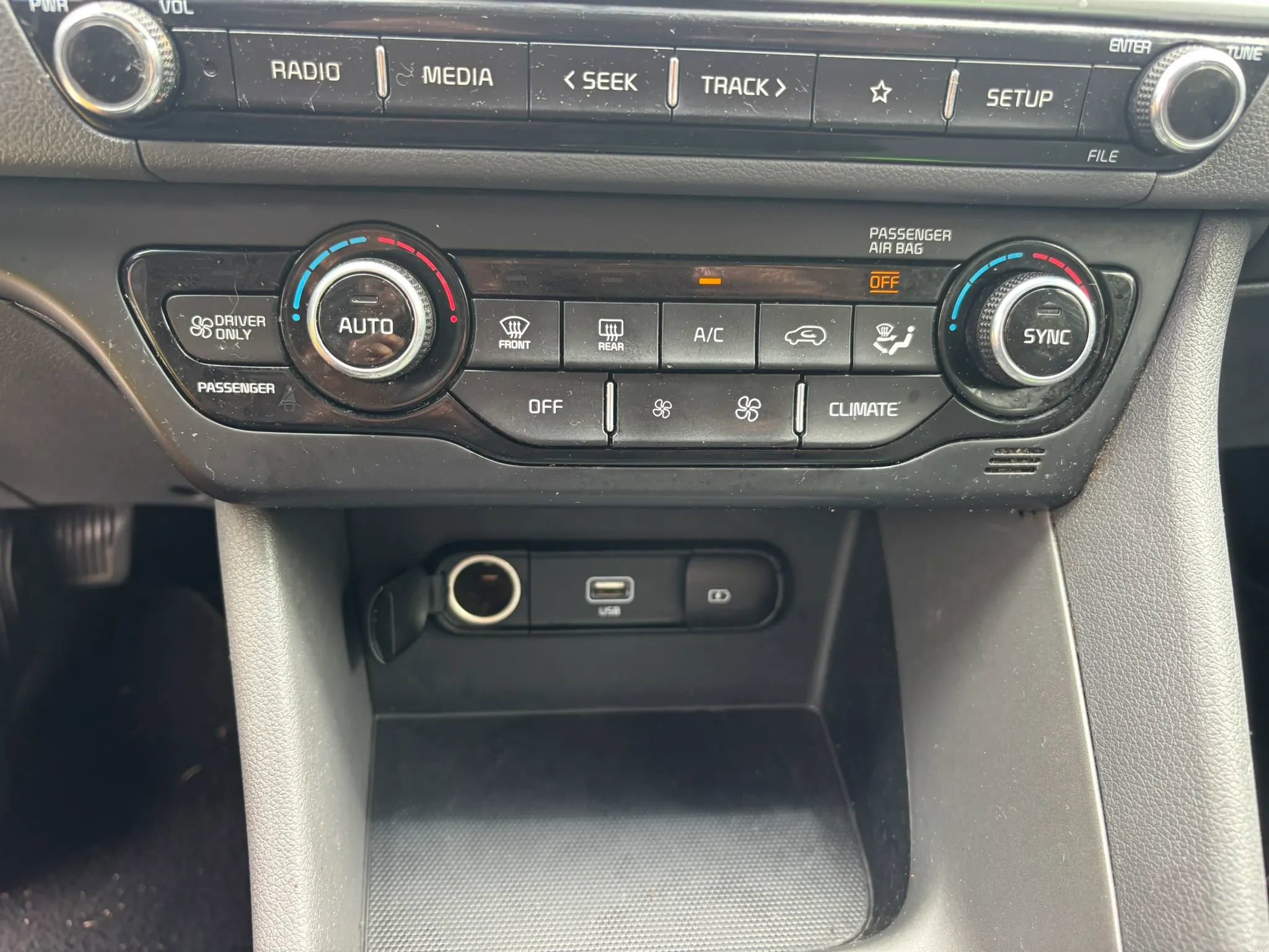 Used 2020 Kia Niro LX FWD image 18