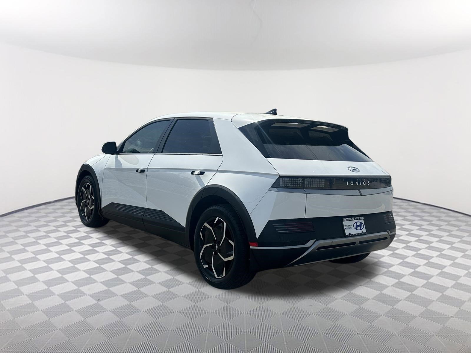 Used 2024 Hyundai Ioniq 5 SEL image 9