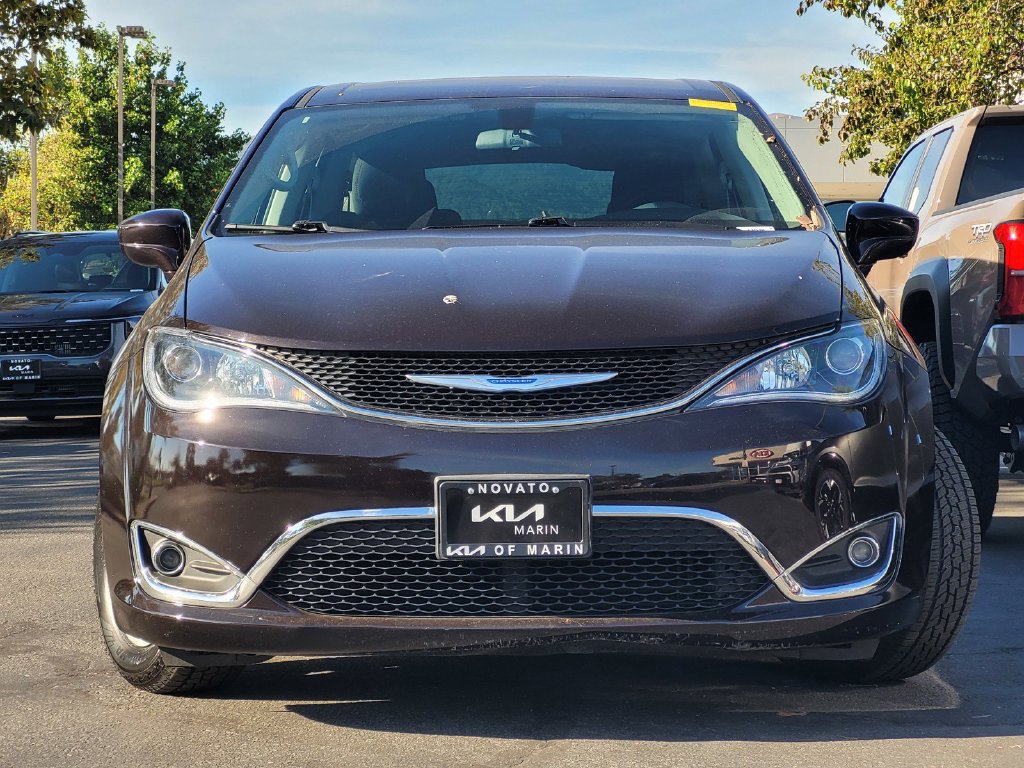 Used 2018 Chrysler Pacifica Touring Plus FWD image 2