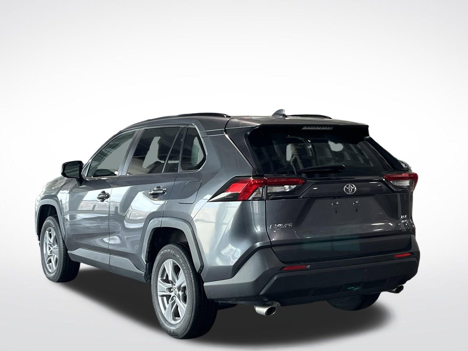 Used 2022 Toyota RAV4 XLE w/ Convenience Package AWD/4WD image 7