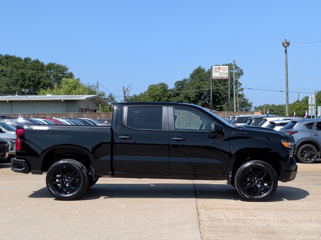 New 2026 Chevrolet Silverado 1500 Custom Trail Boss w/ LPO, Dark Essentials Package AWD/4WD image 9