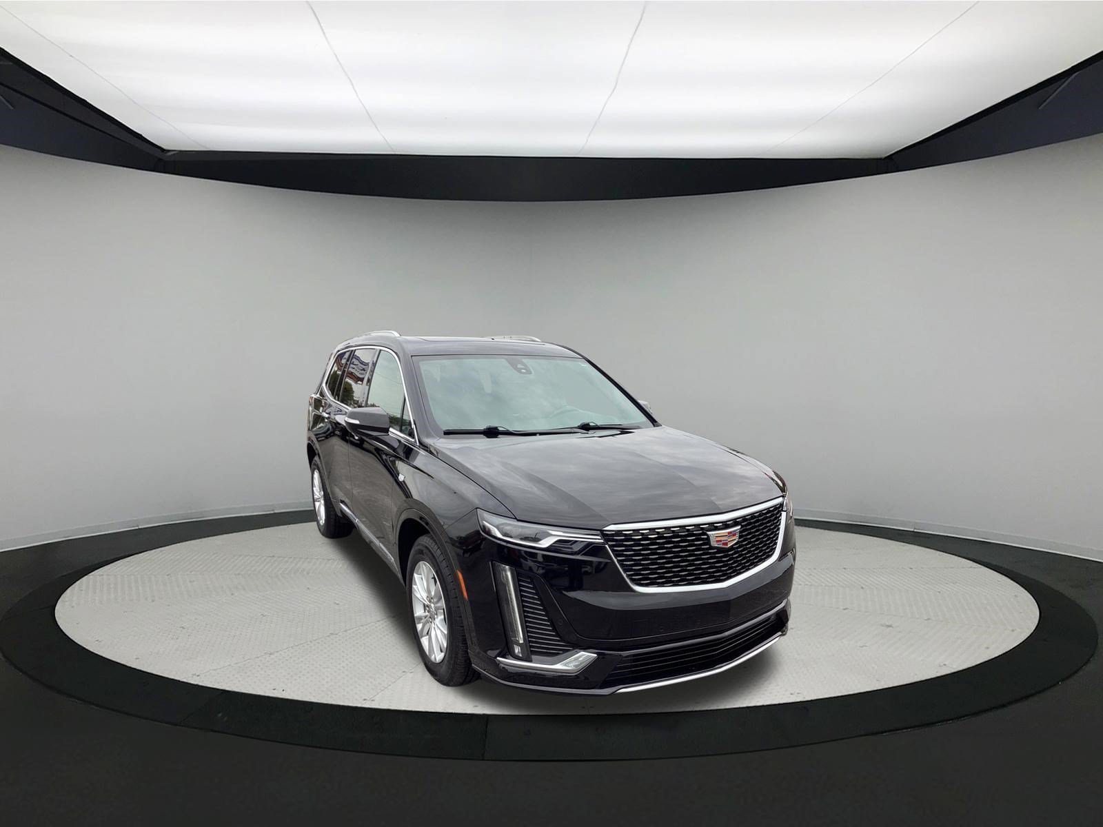Used 2024 Cadillac XT6 Luxury w/ LPO, Floor Liner Package AWD/4WD image 2