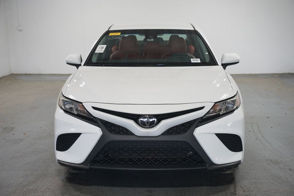 Used 2018 Toyota Camry SE FWD image 2