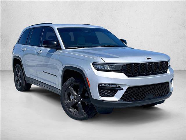 Used 2025 Jeep Grand Cherokee Limited w/ Luxury Tech Group II RWD image 12