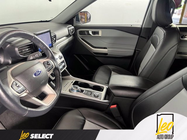 Used 2023 Ford Explorer XLT w/ Equipment Group 202A AWD/4WD image 11