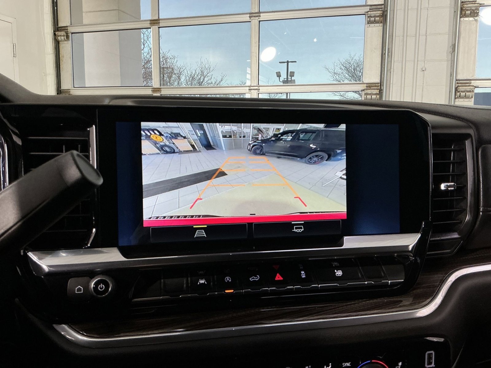 Used 2025 Chevrolet Silverado 1500 LT image 27